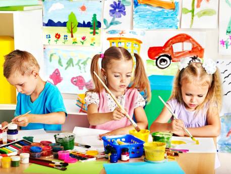 Profesor razredne nastave ili pedagog, psiholog, defektolog, logoped